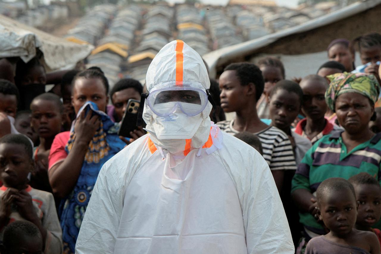 FILE PHOTO: At least 30 deaths at Congo camp show Ebola could be spreading fast