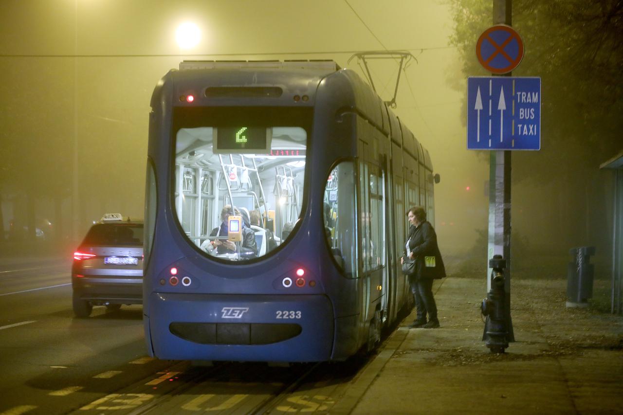 Zagreb: Hladno i maglovito