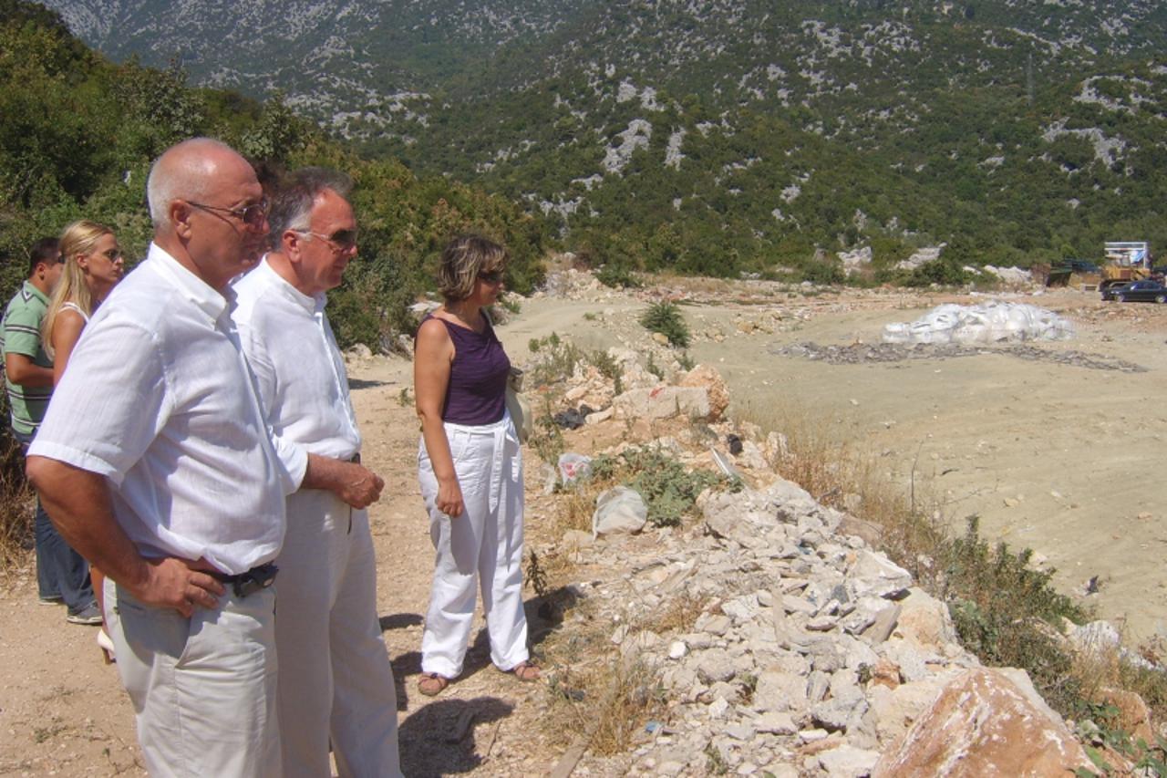 'Kako napreduju radovi na mjestu izgradnje provjerio je direktor Mladineo. Foto. Ivana Ili?'