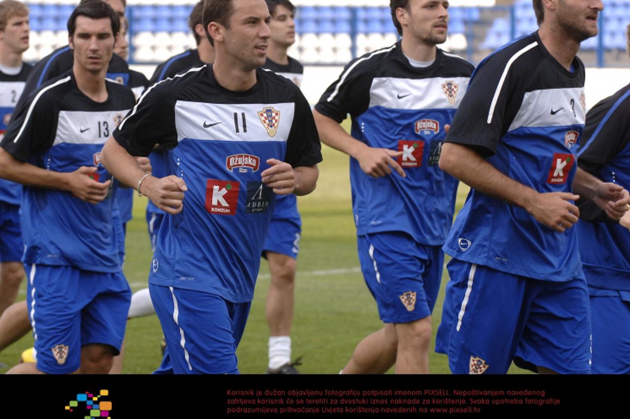 '22.05.2010., stadio Gradski vrt, Osijek -  Trening nogometne reprezentacije Hrvatske pred sutrasnju utakmicu sa reprezentacijom Wales-a. Darijo Srna, Gordon Schildenfeld, Josip Simunic, Vedran Corluk
