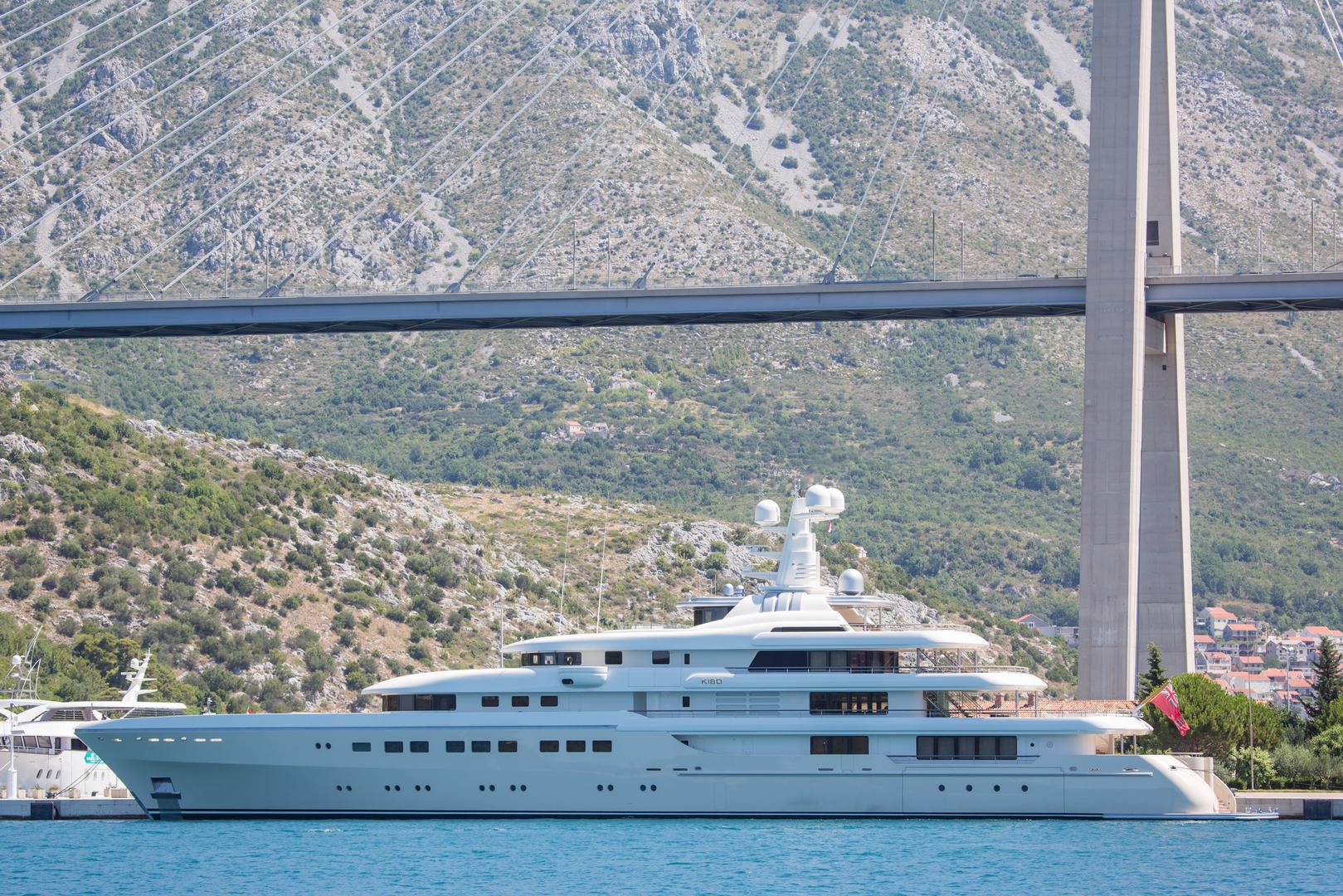 Jahta je u vlasništvu ruskog milijardera Alexandera Mamuta.