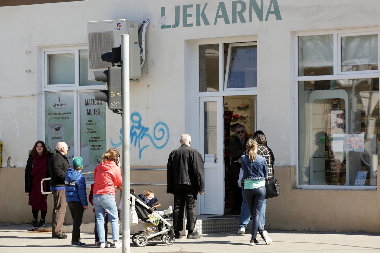 Osijek: Osječani se pridržavaju uputa za prevenciju koronavirusa