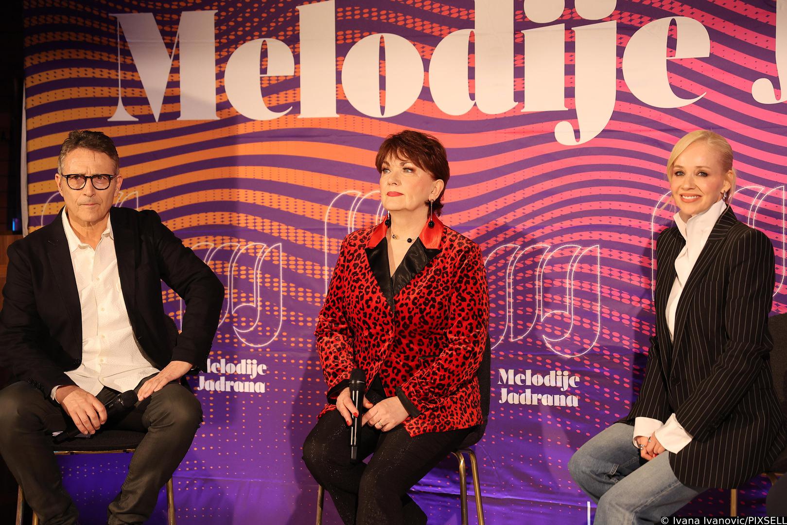 Tijekom večeri otkriveno je tko stoji iza ovogodišnje glazbene priče, a organizatori su najavili i niz zanimljivih sadržaja koji publiku očekuju početkom ljeta.