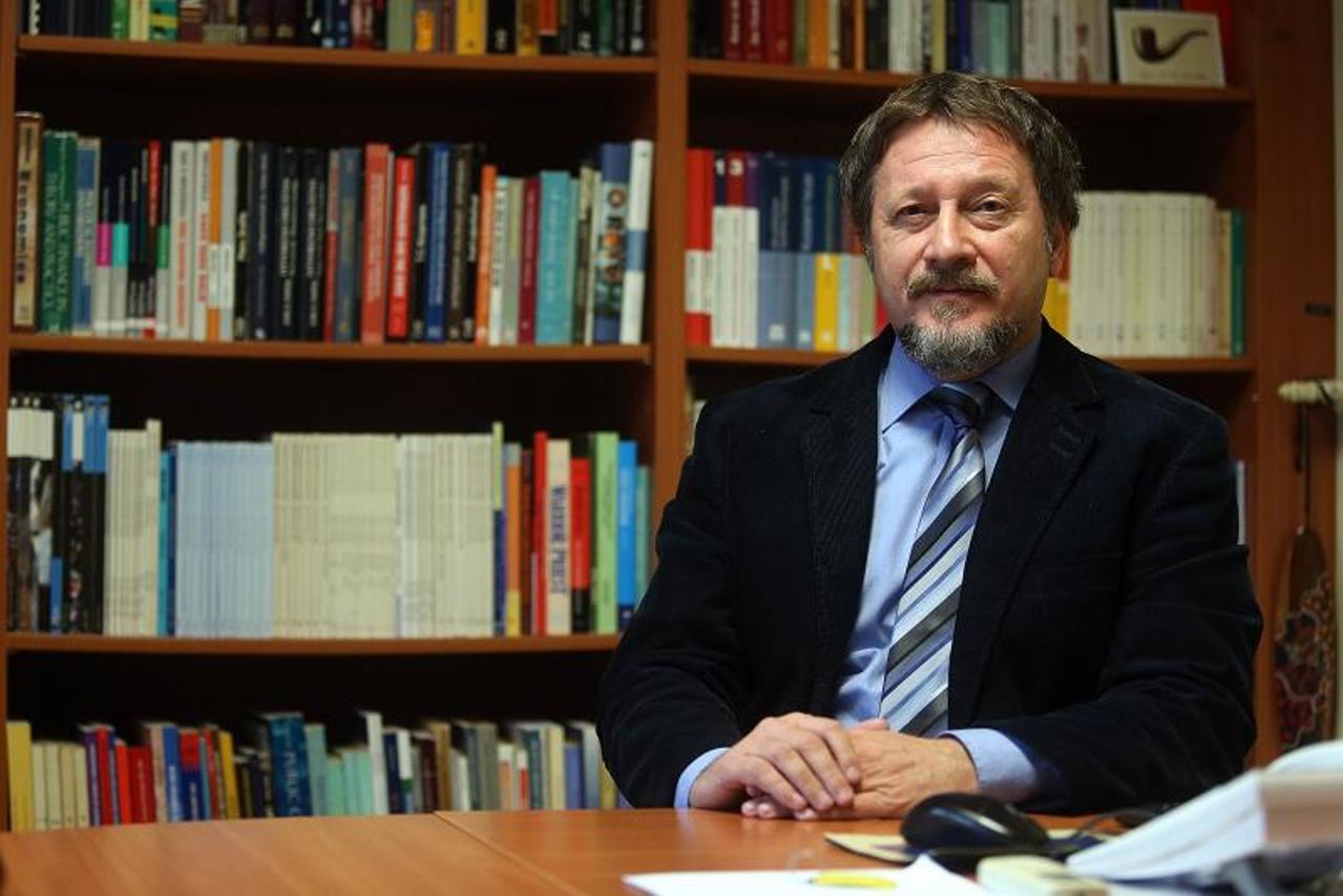 Prof. dr. sc. Tihomir Cipek