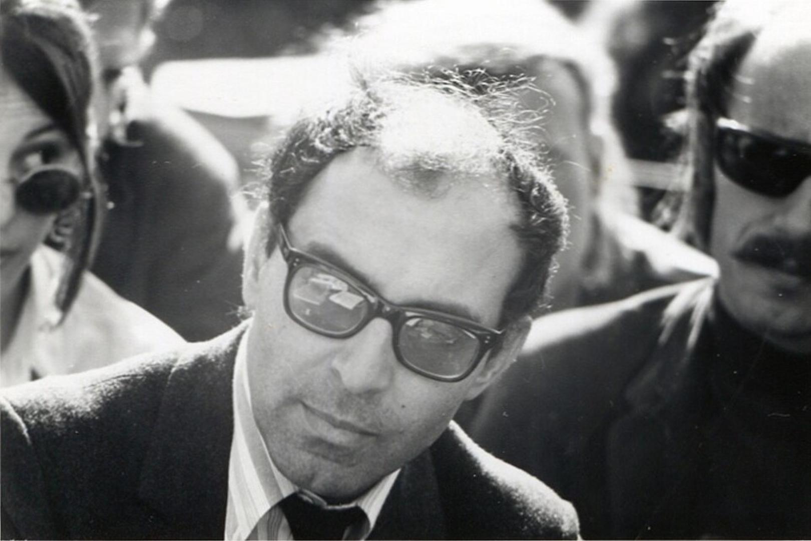 Jedan od najvažnijih redatelja francuskog novog vala, Jean-Luc Godard, umro je 13. rujna 2022. u Švicarskoj u 91. godini. Godard nije umro eutanazijom. Odlučio se na potpomognuto samoubojstvo, koje je u Švicarskoj dopušteno pod određenim uvjetima.