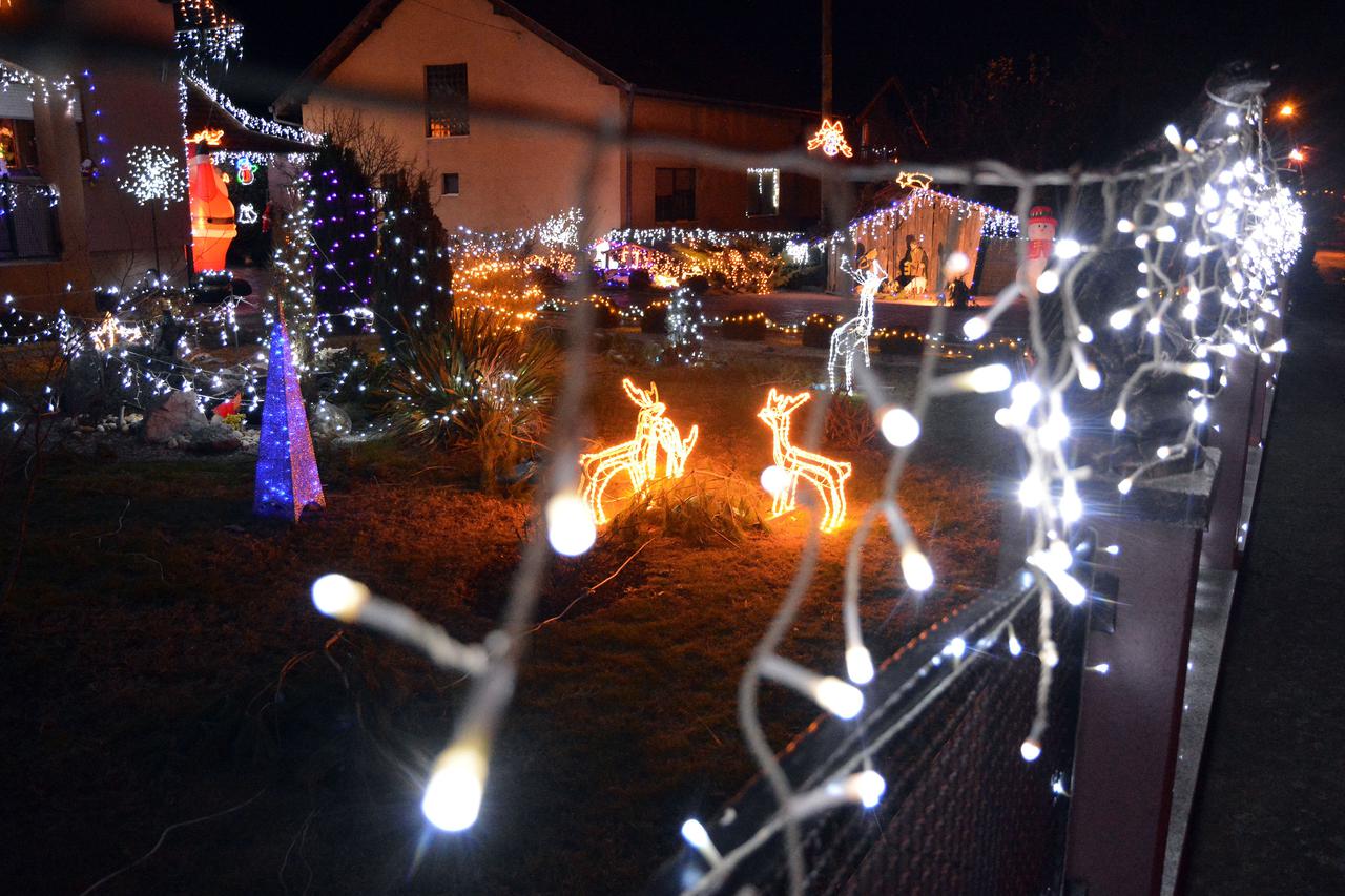 Blagdanska idila obitelji Dujak kakve bi se posramila i najljepša filmska kulisa