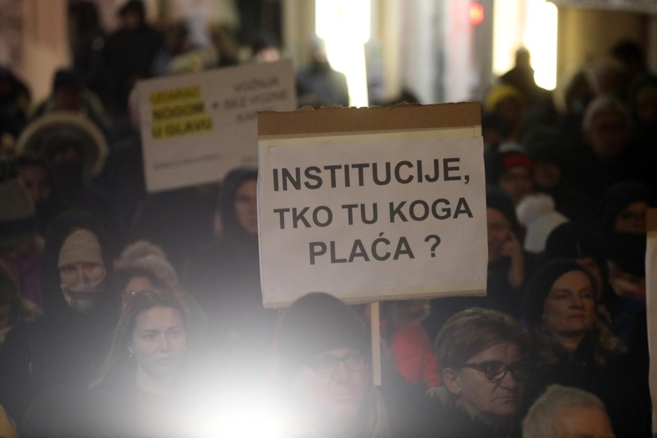 U Rijeci održan mirni prosvjed protiv nasilja