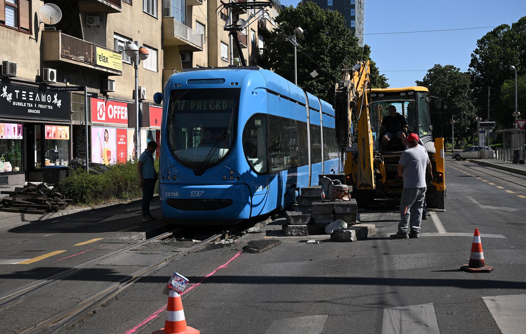  Paralelno s tim radovima izvode se i preostali radovi na obnovi tramvajske skretnice na raskrižju Vukovarske i Savske u vrijednosti 1,2 milijuna eura.