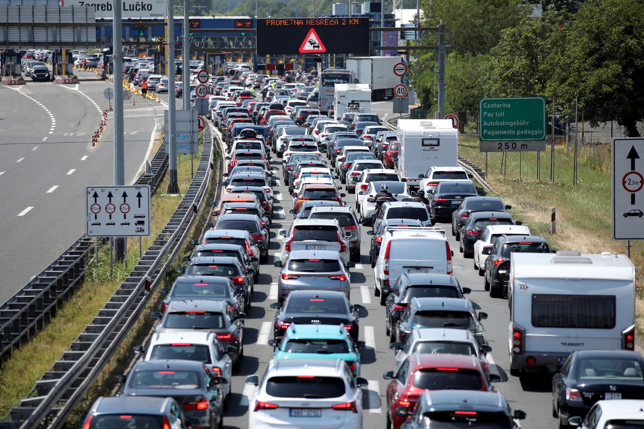 Zagreb: Velika gužva na naplatnoj postaji Lučko