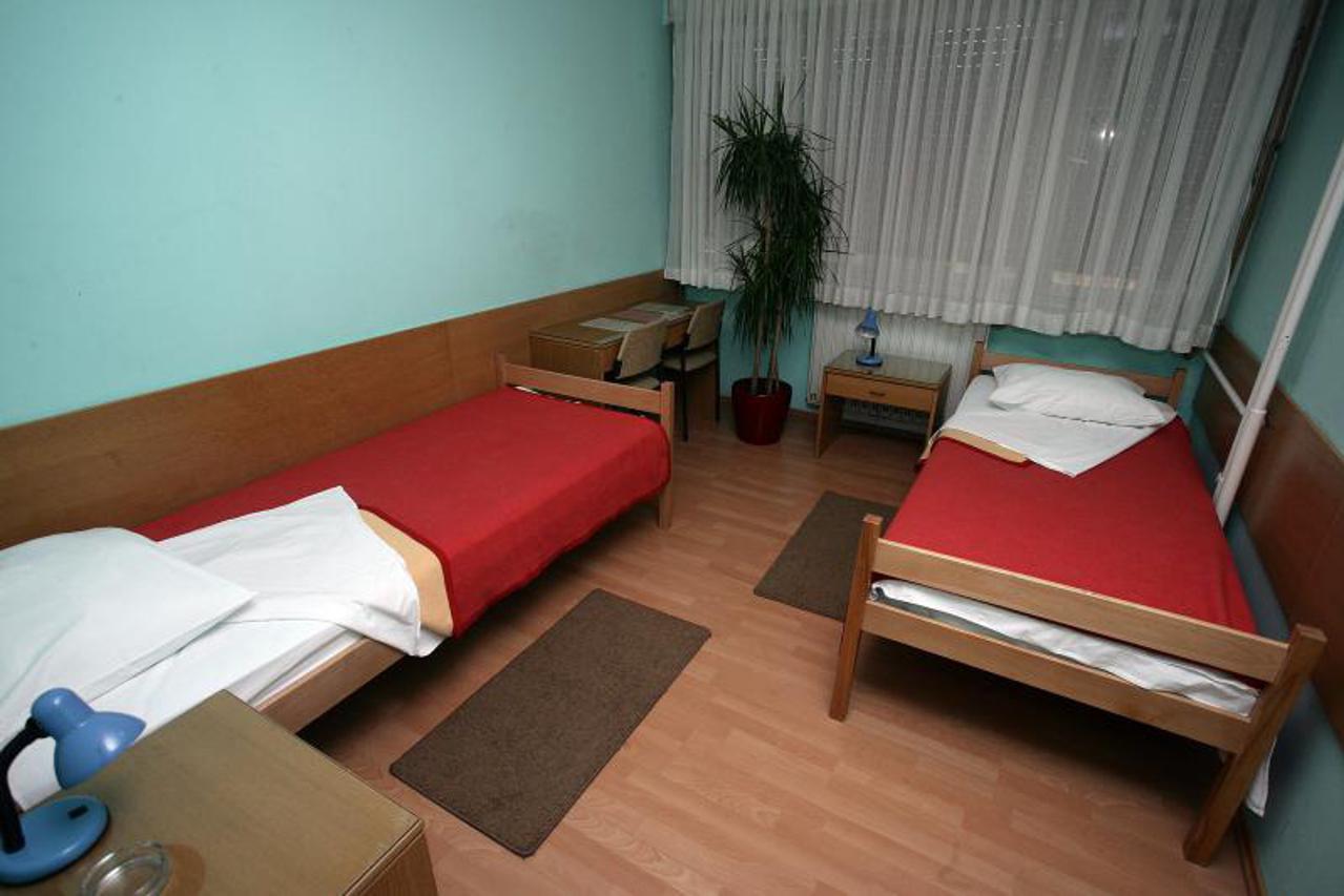hostel arena (1)