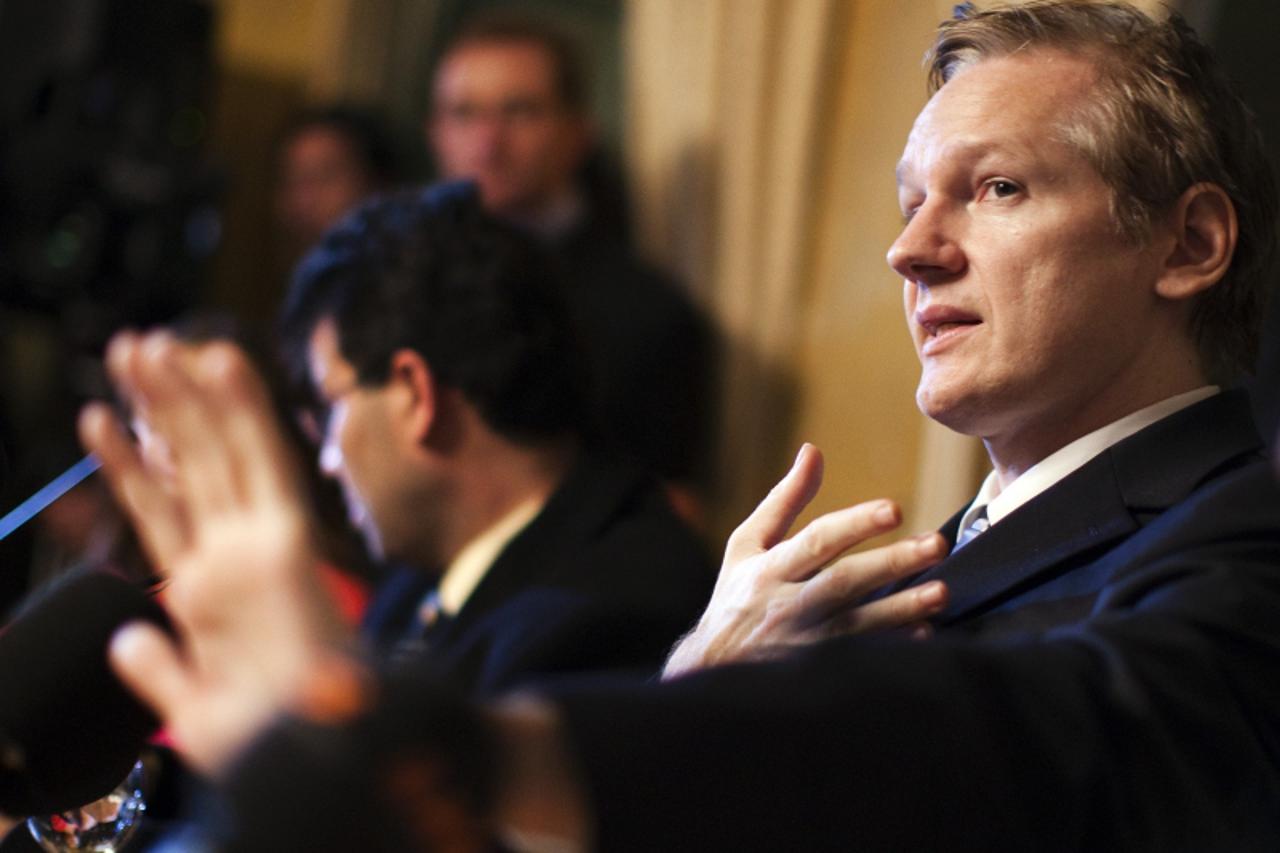 \'Julian Assange, founder of WikiLeaks, which has made public about 500,000 classified U.S. files on the wars in Iraq and Afghanistan, holds a news conference at the Geneva Press Club in Geneva, Novem