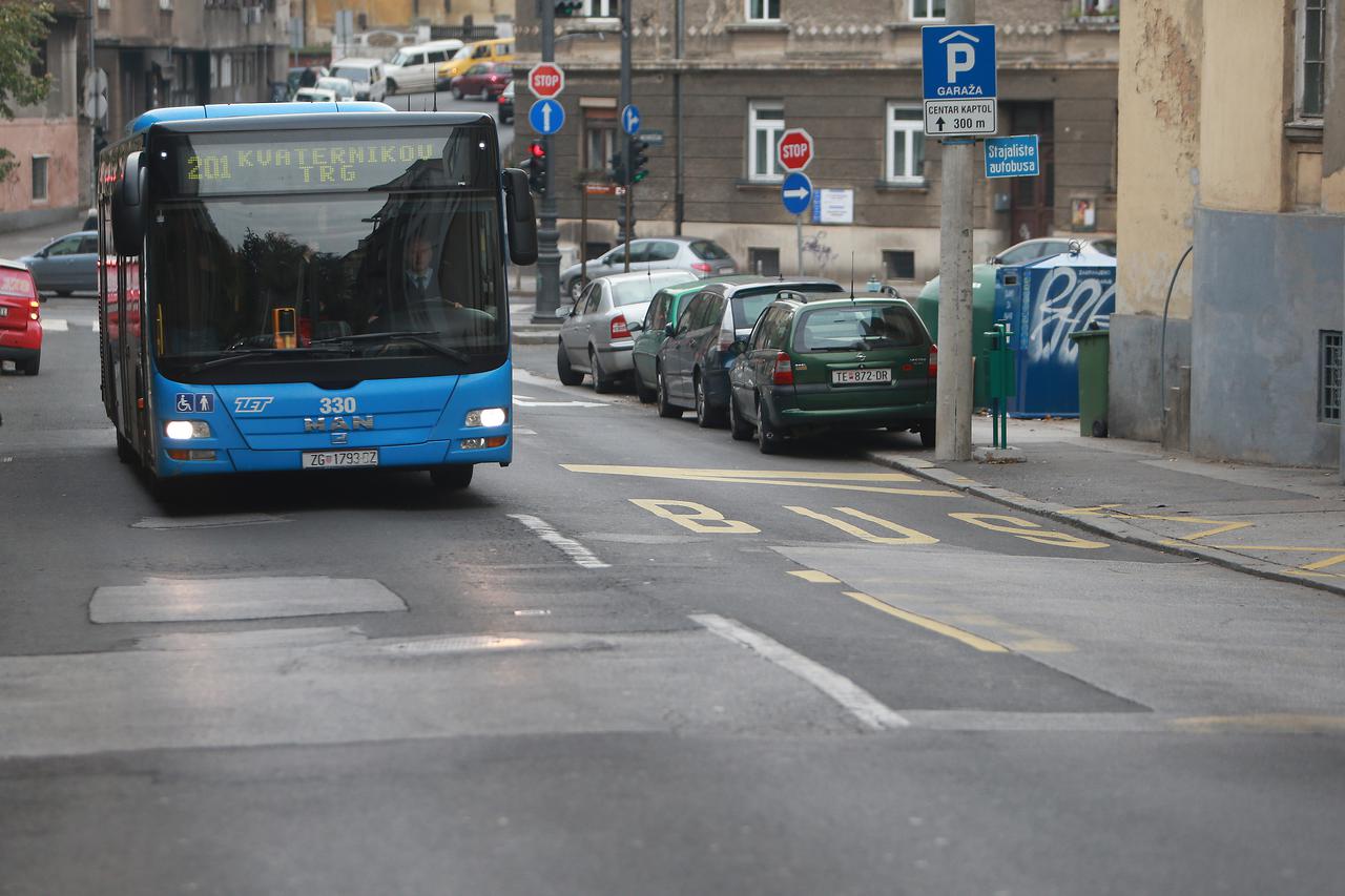 Zagreb: Grškovi?eva ulica puna je rupa, a stanari krive autobuse koji onuda prolaze