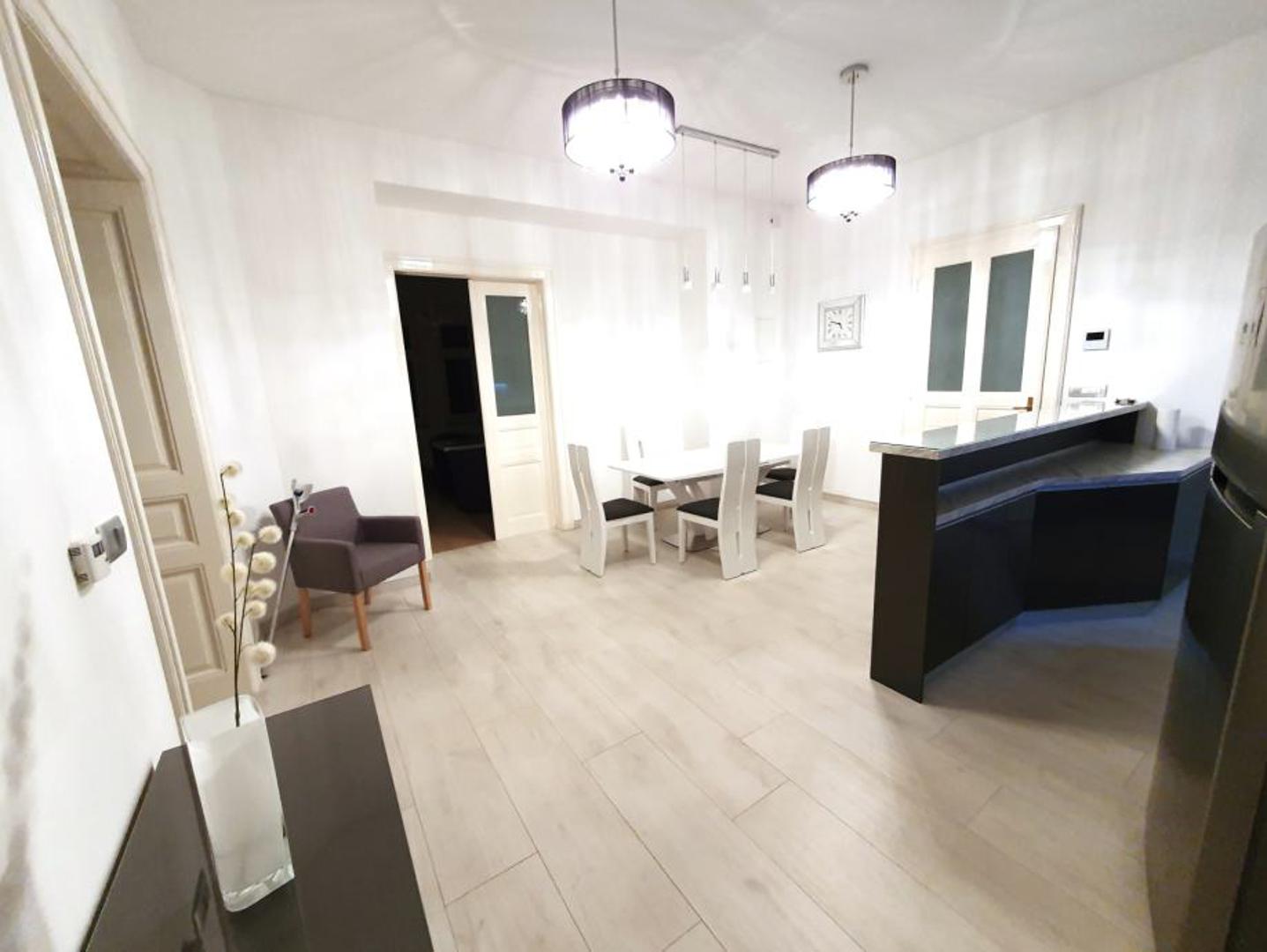 Tu su i četiri kvadrata prostora na tavanu i 10 spremišta u podrumu