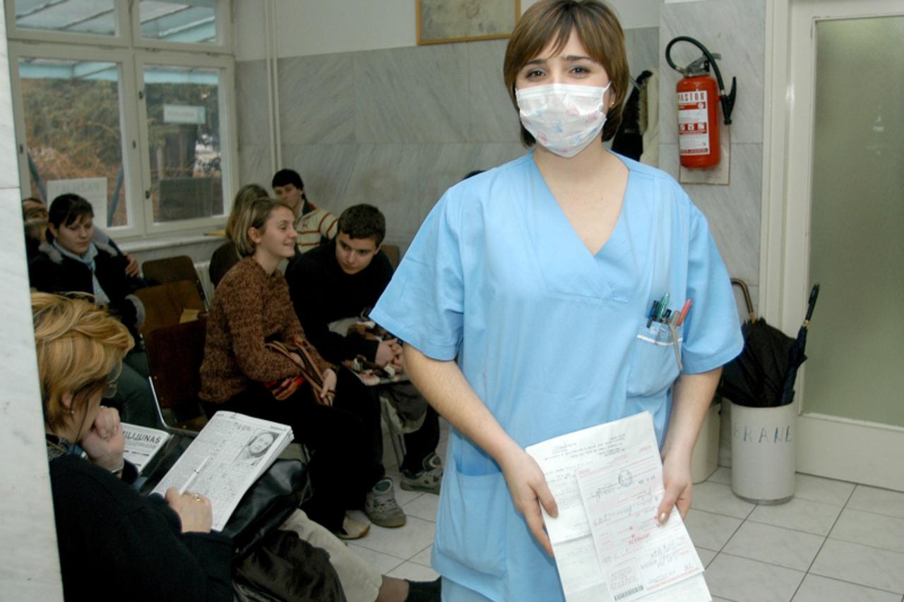 'unu...zgb..09.01.2004. zarazna bolnica,guzve zbog gripe snimio:boris scitar'