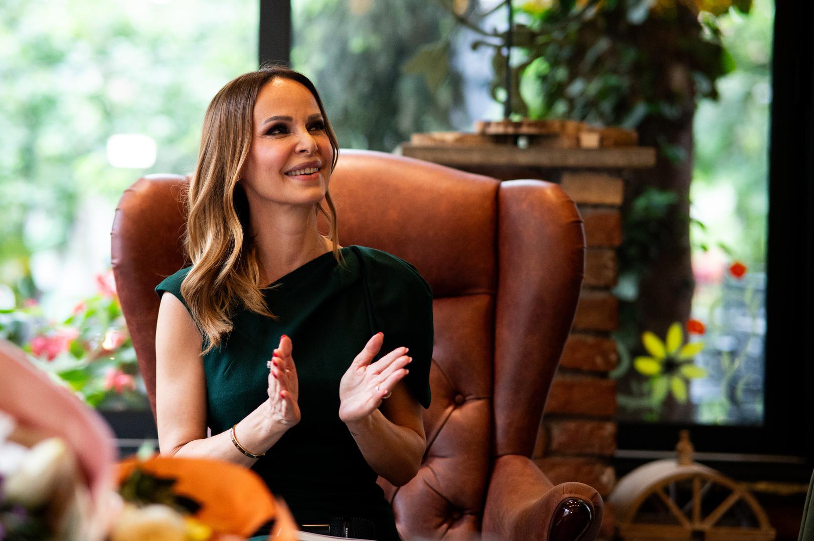 Spisateljica i bivša voditeljica Josipa Pavičić jučer je u Zagrebu predstavila svoju novu knjigu "SADA".