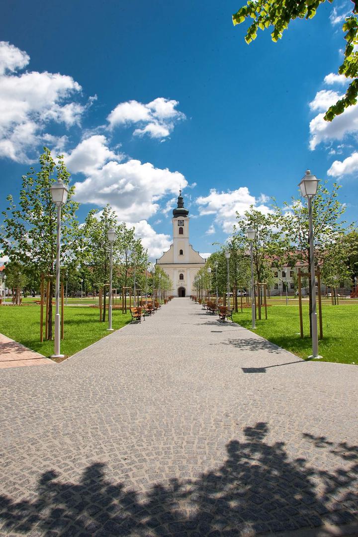 Dovoljno je reći da je u ovom gradu rođena velika hrvatska književnica Ivana Brlić- Mažuranić. 