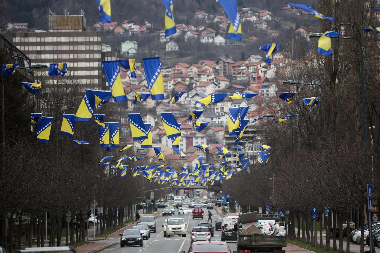 Sarajevo: Povodom Dana nezavisnosti Bosne i Hercegovine ulice ukrašene zastavama BiH