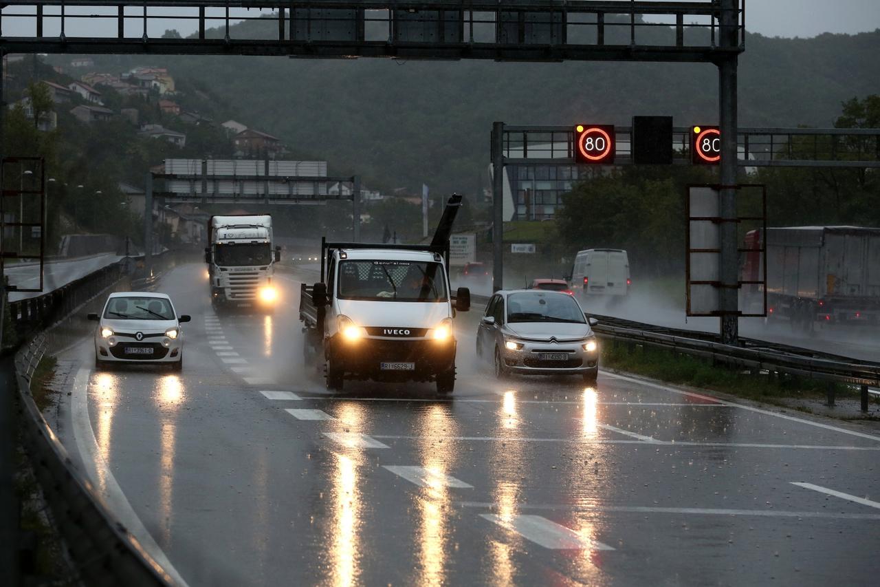 Promet na autocesti/Ilustracija