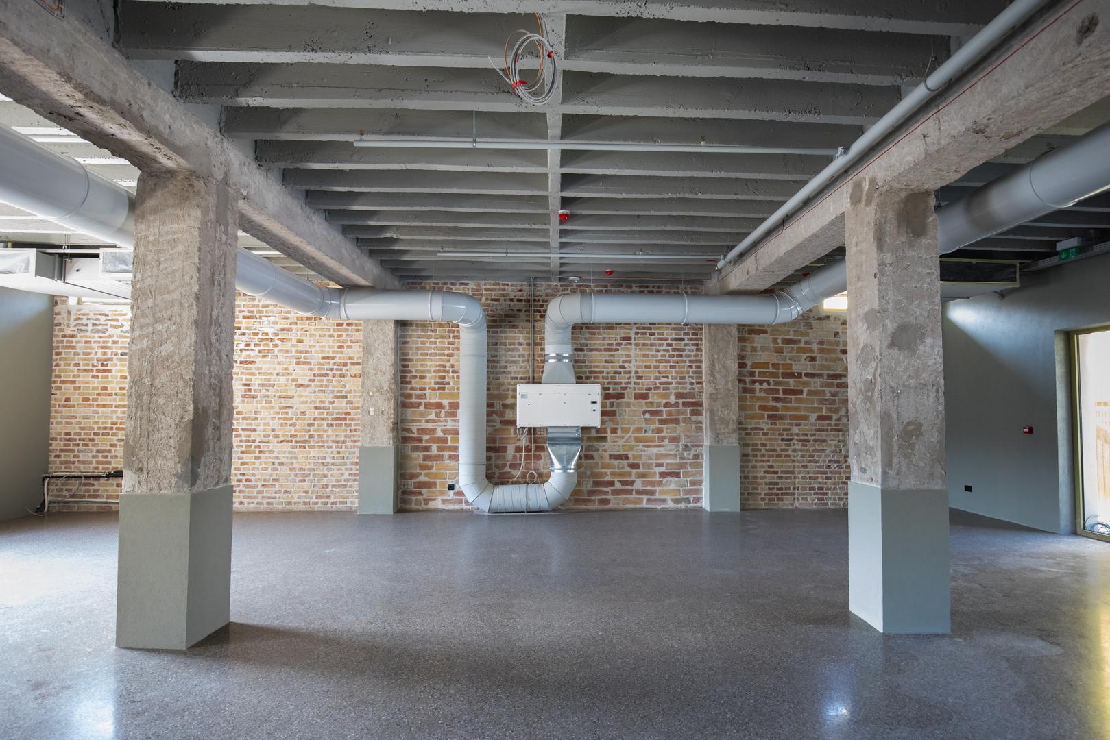 Ministrica Obuljen Koržinek prije obilaska je u Dubrovniku predsjedala zajedničkom sjednicom upravnog i izvršnog odbora Upravljačke komisije za provođenje Plana upravljanja svjetskim dobrom UNESCO-a "Starim gradom Dubrovnikom“. "Dubrovnik je prvi usvojio takav sustavni plan upravljanja, koji pokriva sva područja djelovanja - od samog upravljanja baštinom do upravljanja rizicima, prometom i turističkim tijekovima. Plan se jako dobro ostvaruje, što smo danas zaključili i mi kao institucionalni članovi upravljačkih tijela i predstavnici građana. U ovoj godini očekujemo cijeli niz aktivnosti“, rekla je i najavila novi zakon za obnovu Dubrovnika