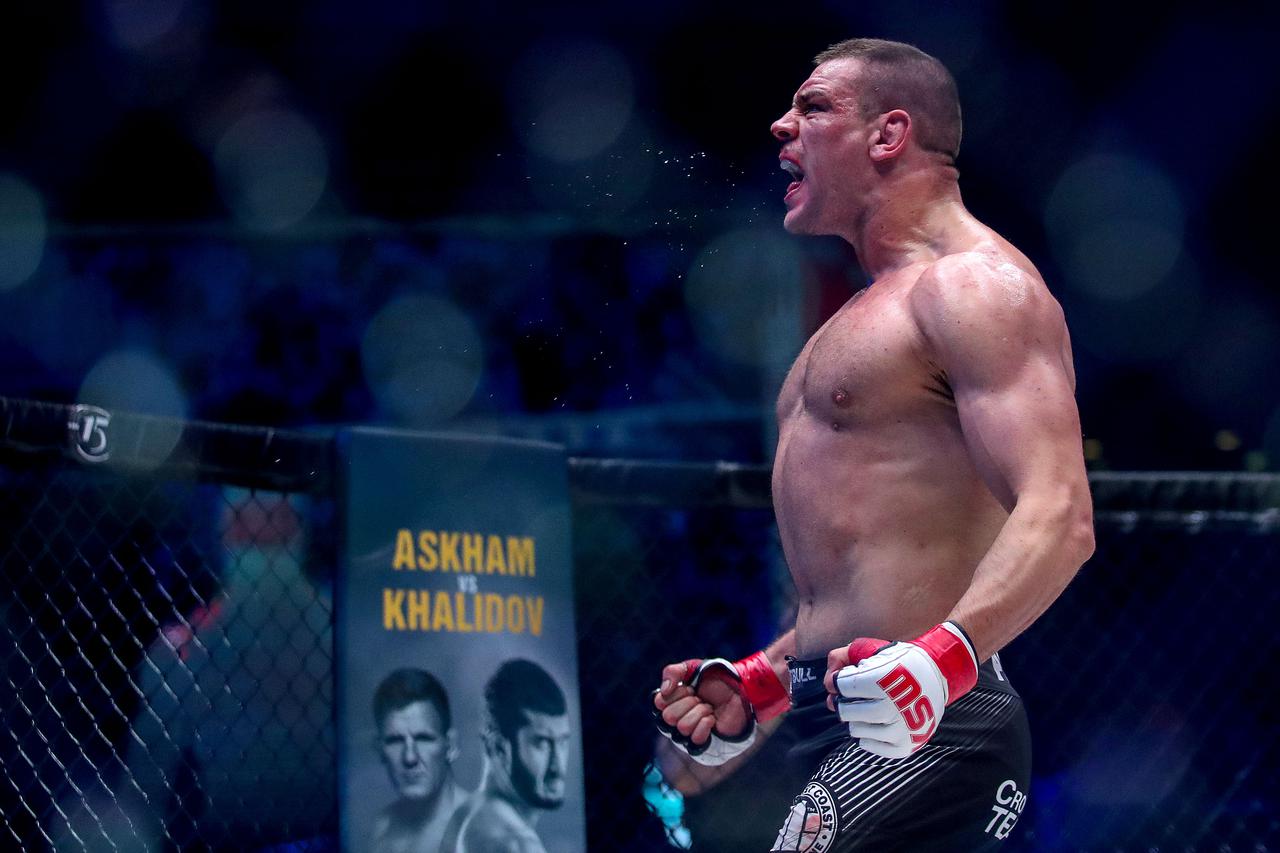 Zagreb: Borilački spektakl KSW 51, Ante Delija - Oli Thompson