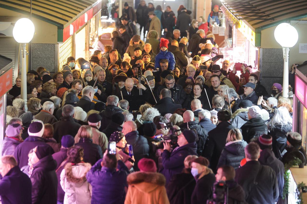 Zagreb: Besplatni koncert Zagrebačkih solista na Dolcu