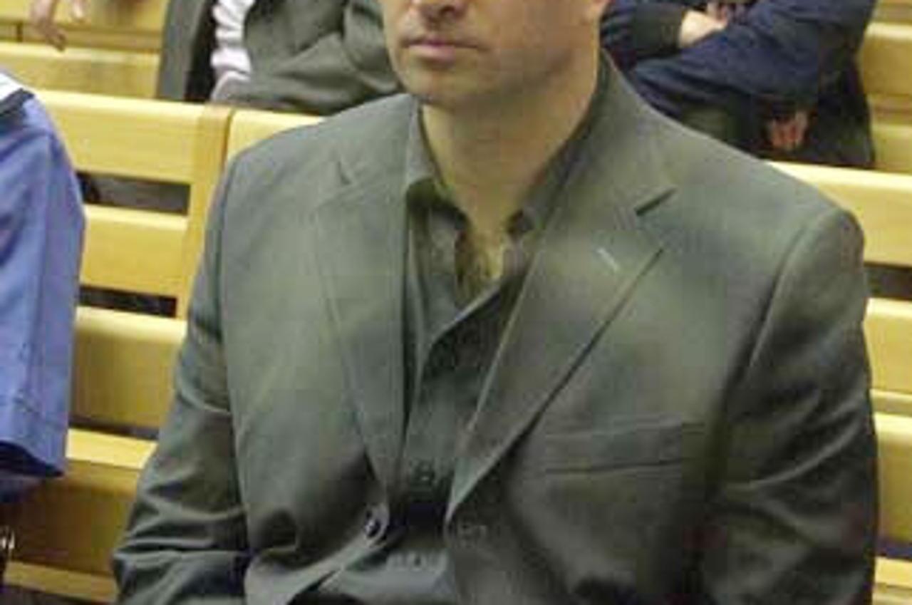 'Milorad Lukovic Legija u sudnici, u pozadini se vidi Zvezdan Jovanovic'