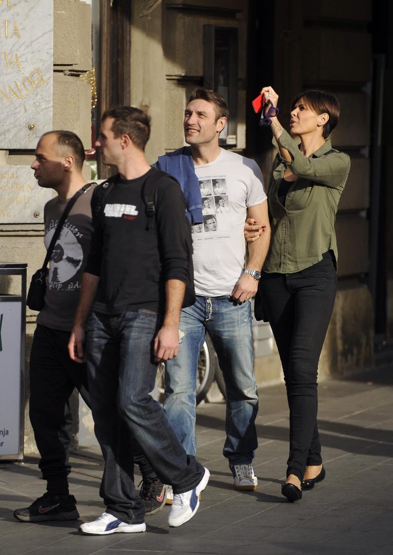 28.10.2013., Zagreb - Robert i Anica Kovac uzivali u setnji gradom na prekrasan jesenski dan. "nPhoto: Marko Lukunic/PIXSELL