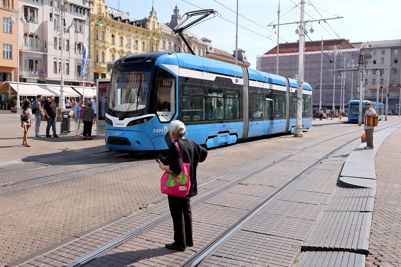 Zagreb: U prometu već deset novih niskopodnih tramvaja
