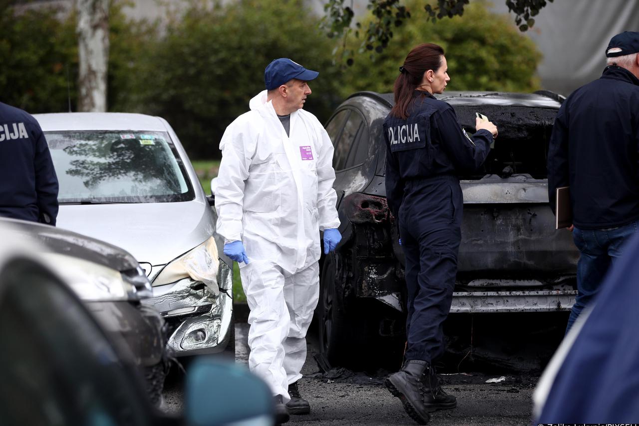 Zagreb: Na parkiralištu u Sloboštini tijekom noći izgorjelo osam automobila