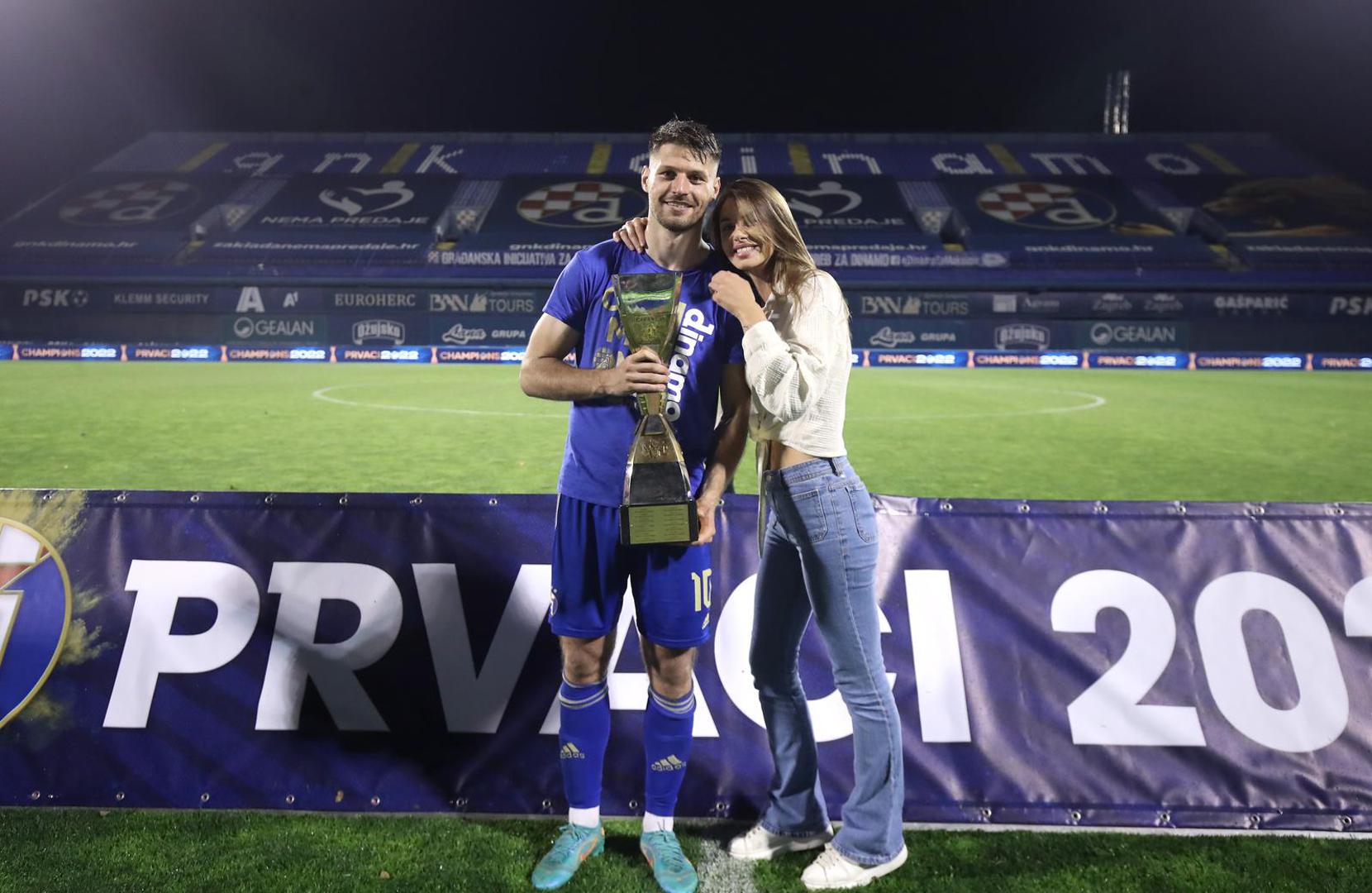 Partnerica Brune Petkovića je Iva Šarić. Par se upoznao 2019. kada je nogometaš davao intervju Ivi Šarić za emisiju Klub 7. Iva je tada radila kao televizijska voditeljica i novinarka.