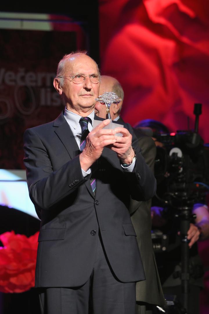 Kroz desetljeća obilježena brojnim društvenim i tehnološkim promjenama, Ruža je ostala dosljedna svojoj misiji, širiti optimizam i odavati priznanje najboljima. 