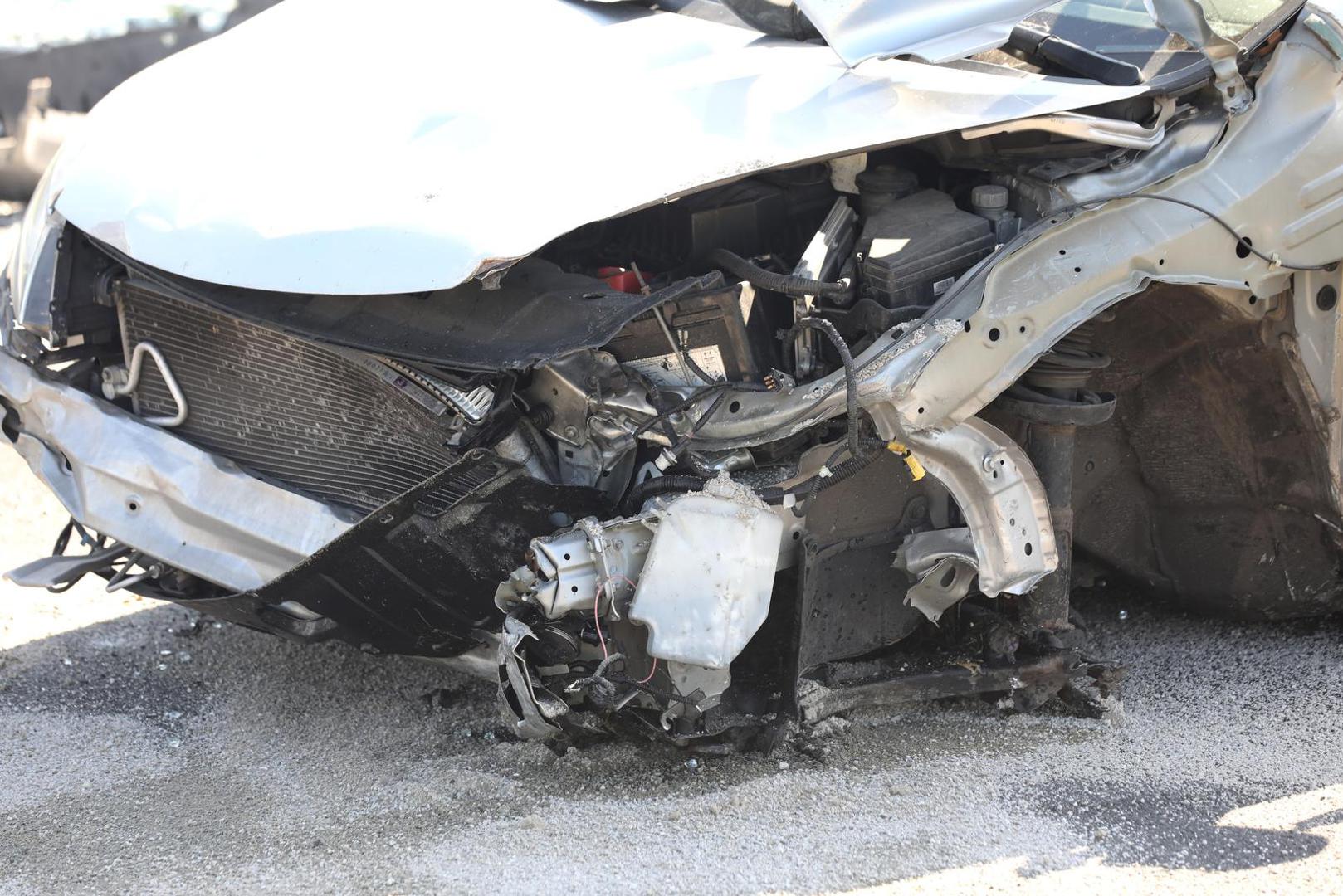 11.06.2022.,Zagreb - Vise ljudi ozlijedjno je u teskoj nesreci na Aveniji Marina Drzica .Vozac je automobilom pokupio tramvajsku stanicu na kojoj je bilo pjesaka Photo: Emica Elvedji/PIXSELL