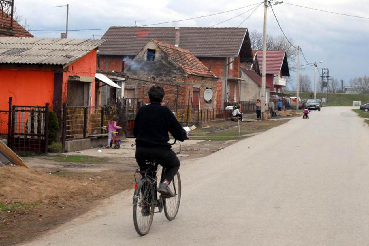 romi,romsko naselje,portal (1)