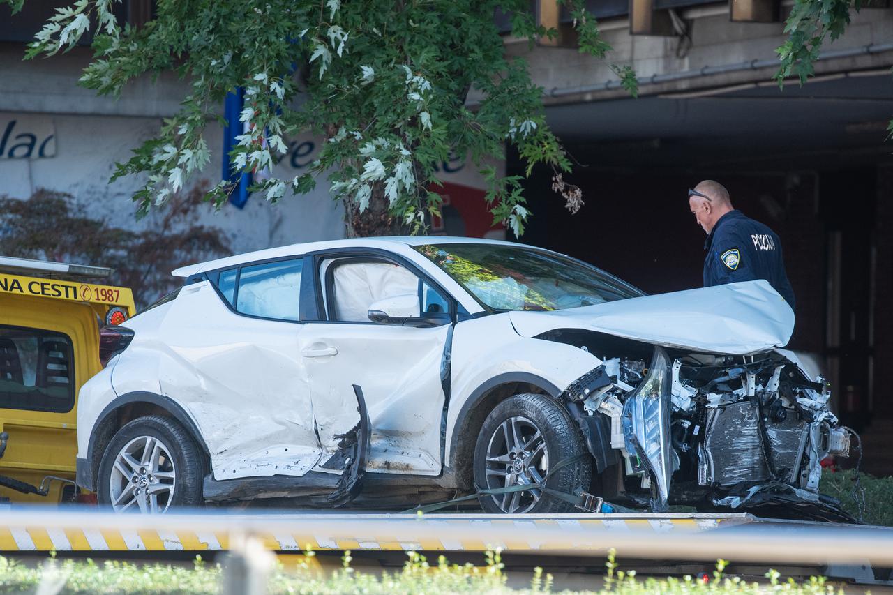 Zagreb: Sudar na križanju Harambašićeve i Zvonimirove ulice 
