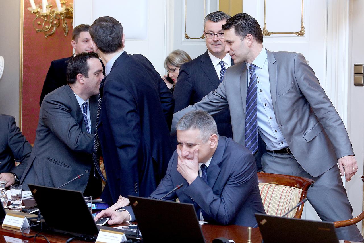 17.02.2016., Zagreb - Cetvrta sjednica Vlade RH. Josip Buljevic, Miro Kovac, Tihomir Oreskovic, Tomislav Karamarko, Bozo Petrov.  