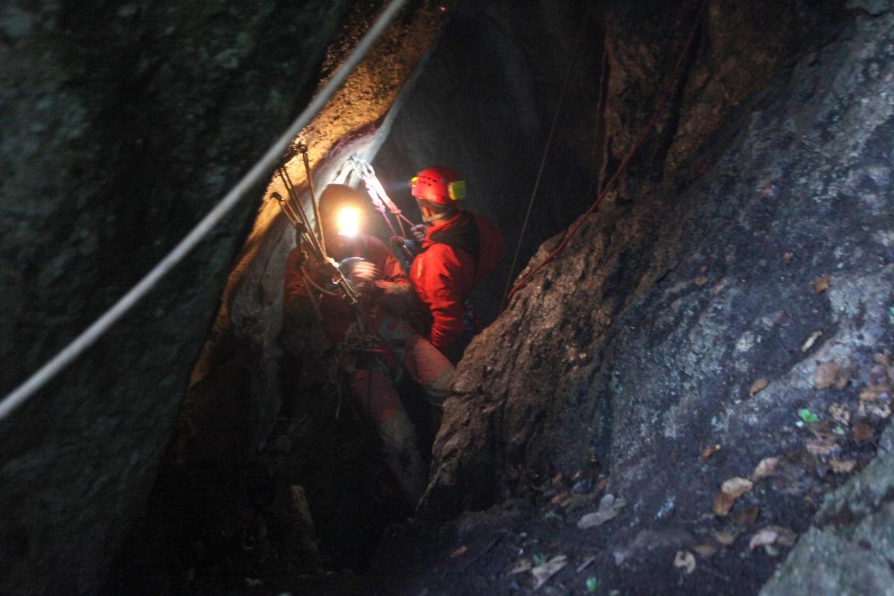 Gra?ac: Spašavanje speleologa iz jame Kita Ga?ešina
