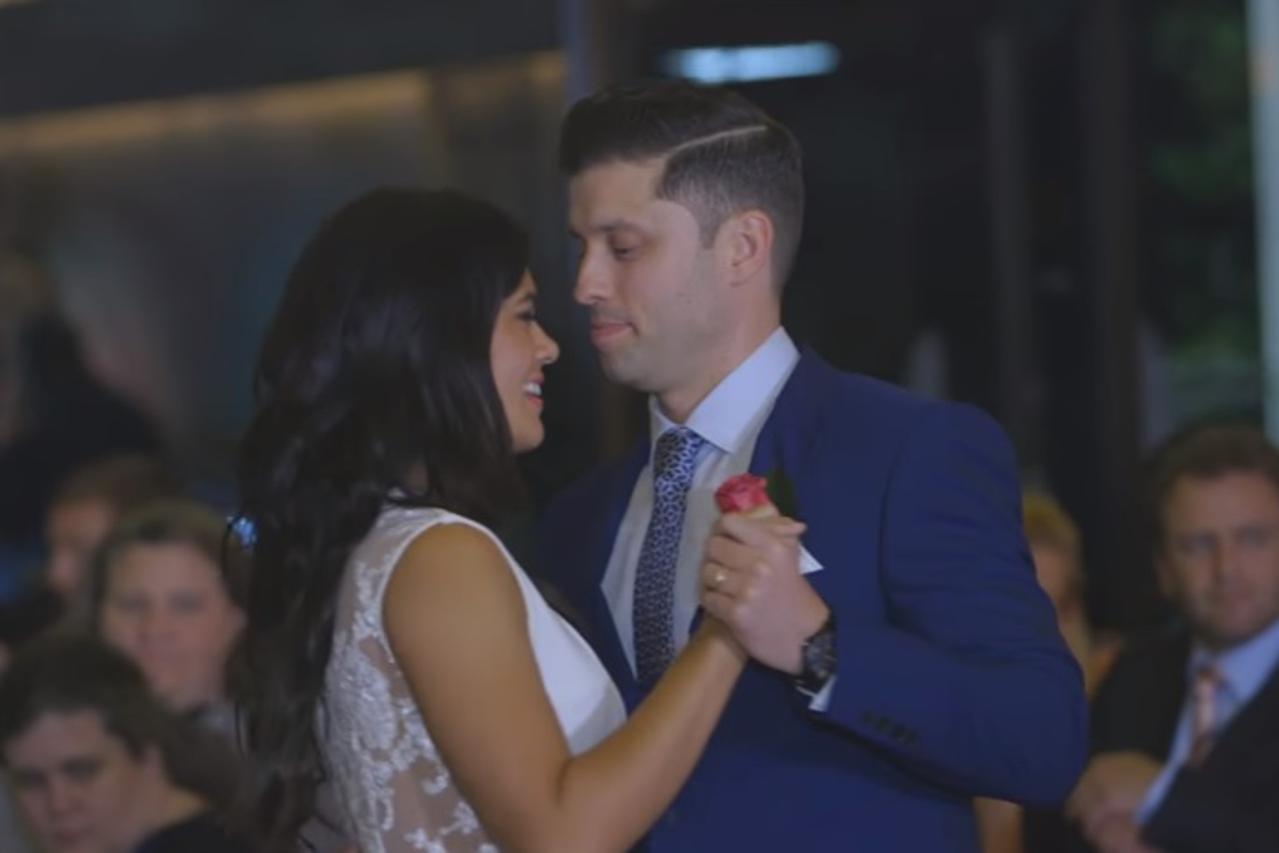 Prvi ples započeli su uz taktove hita Elvisa Presleya