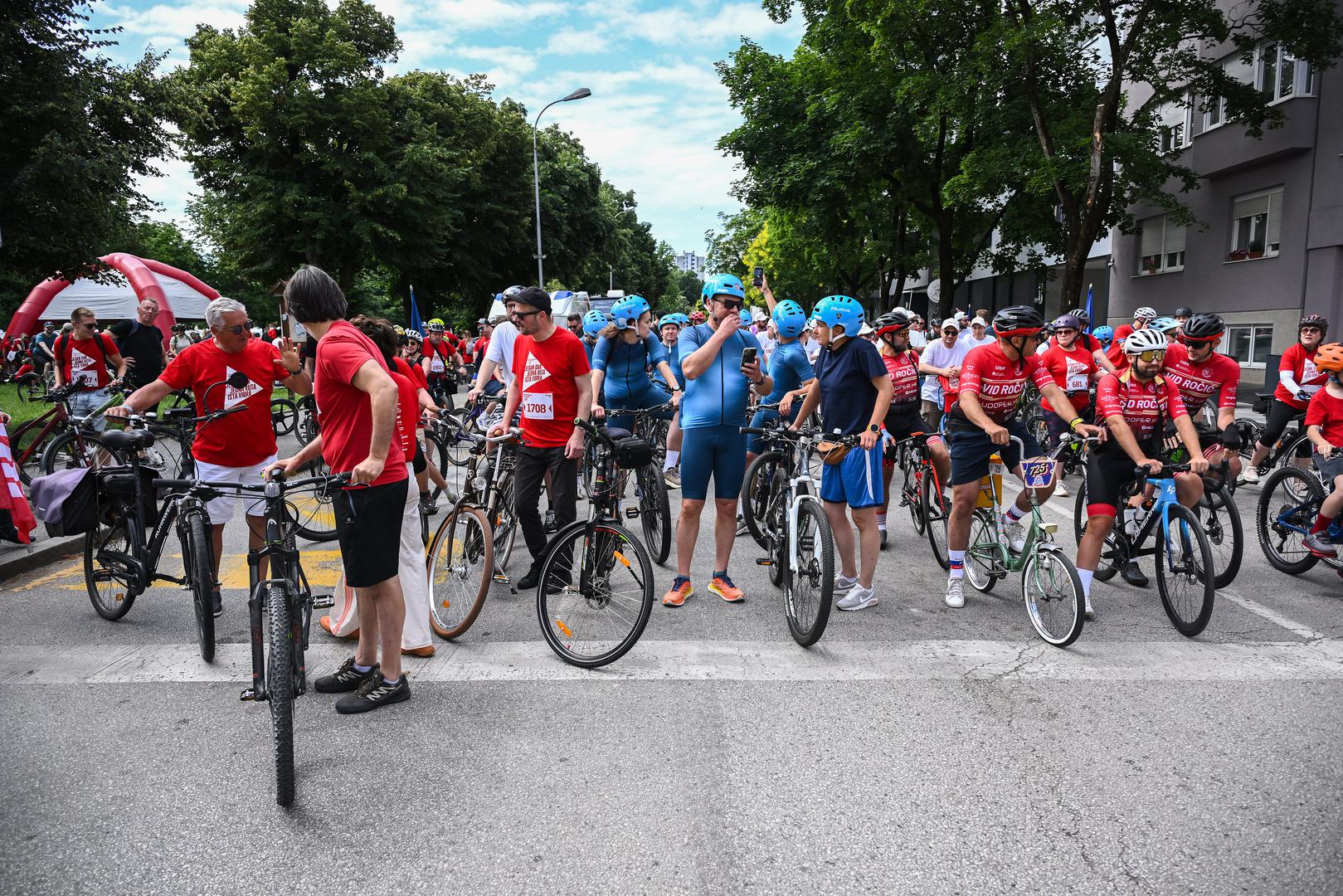 Posjetitelji su sudjelovali u raznim aktivnostima, besplatnim zdravstvenim pregledima i upoznali su rad brojnih udruga, dok je za glazbeni vrhunac bio zadužen popularni šibenski bend BluVinil.