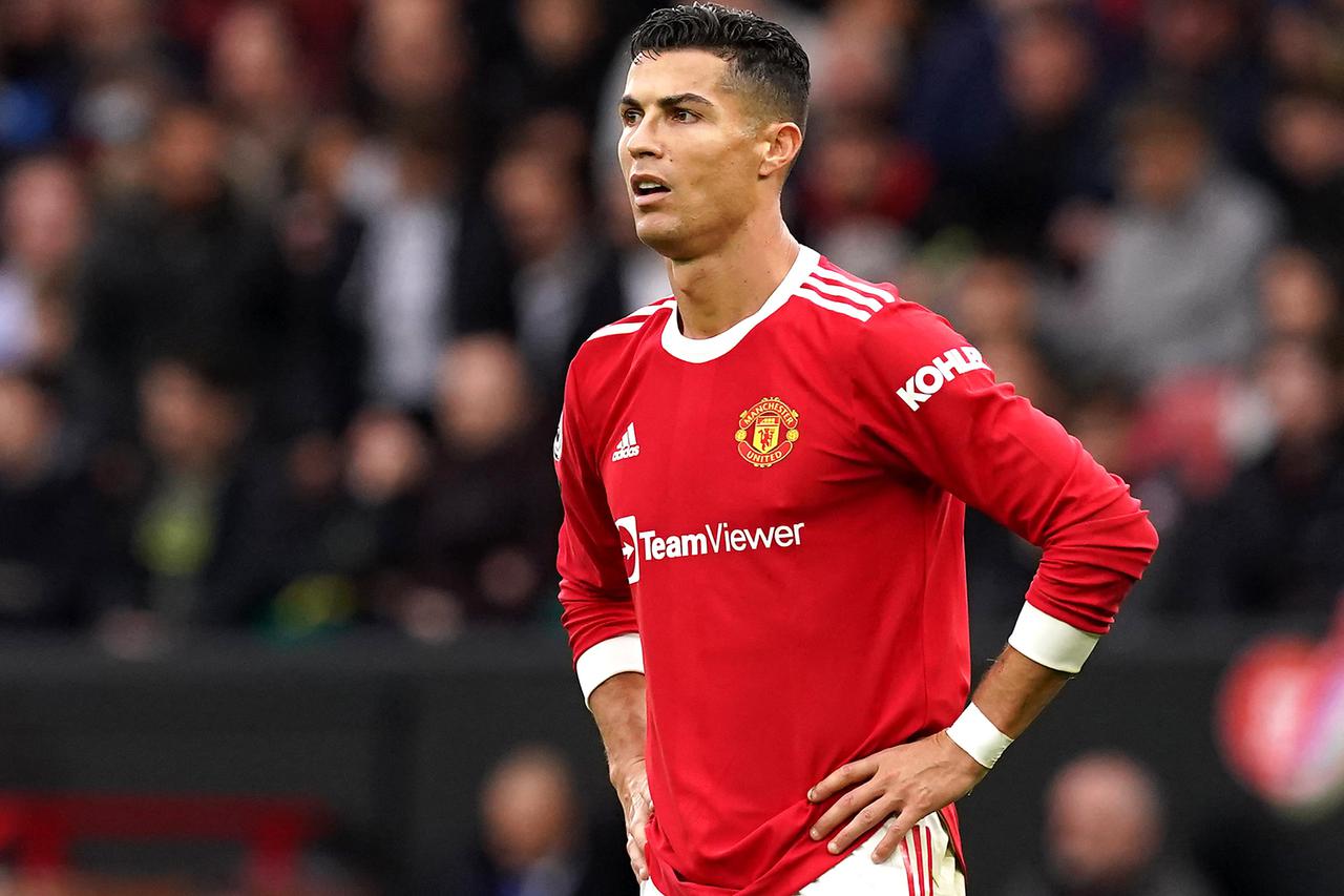 Manchester United v Everton - Premier League - Old Trafford