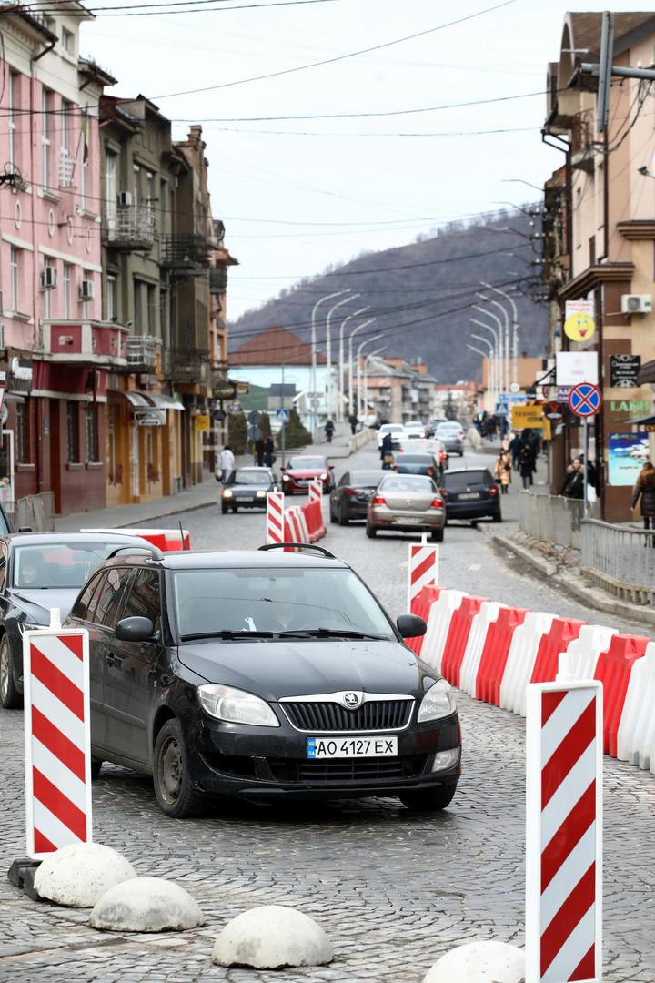 25.02.2022. Ukrajina/Mokacevo- Pogranicni ukrajinski grad uz granicu s Madjarskom u kojem jos nema ratnih djelovanja ali je atmosfera napeta. Photo: Boris Scitar/Vecernji list/PIXSELL
