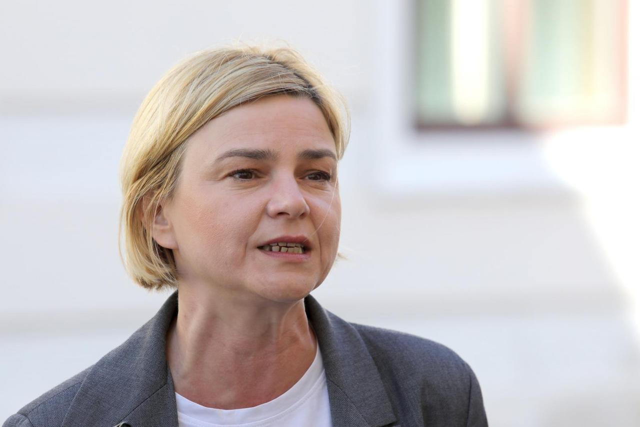 Zagreb: Ispred Banskih dvora održana konferencija za medije u organizaciji platforme Možemo
