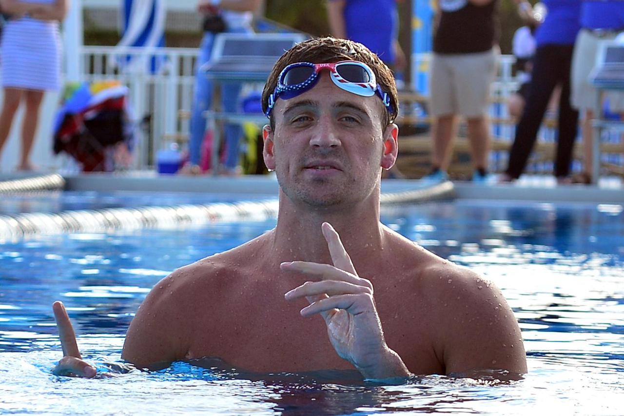 LA: Ryan Lochte sa zaručnicom na doručku