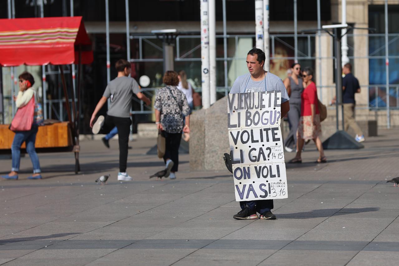 Zagreb: Gradska svakodnevnica na glavnom gradskom Trgu