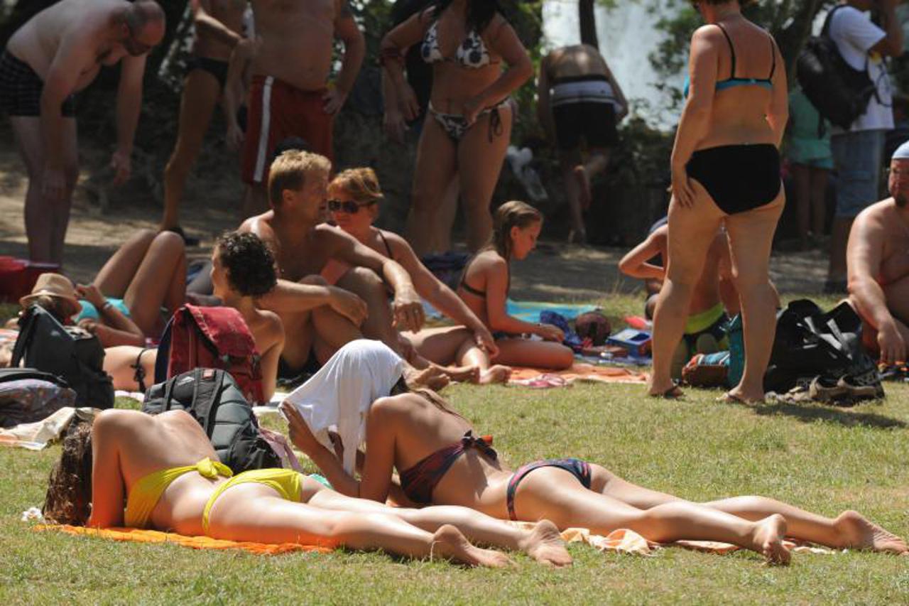 Sunčanje u NP Krka