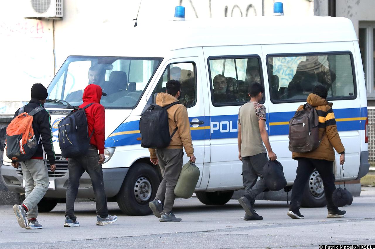 Zagreb: Policija u zadnje vrijeme pojačano nadzire migrante koji se okupljaju oko Glavnog kolodvora