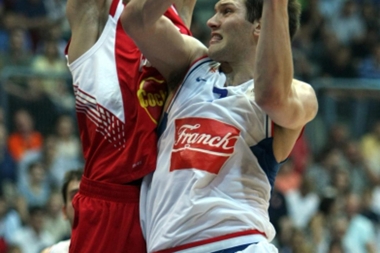 '22.05.2011., KD Drazen Petrovic, Zagreb - Polufinale doigravanja kosarkaskog prvenstva Hrvatske, 2 utakmica izmedju KK Cibona i KK Cedevita. Bogdanovic Bojan. Photo: Sanjin Strukic/PIXSELL'