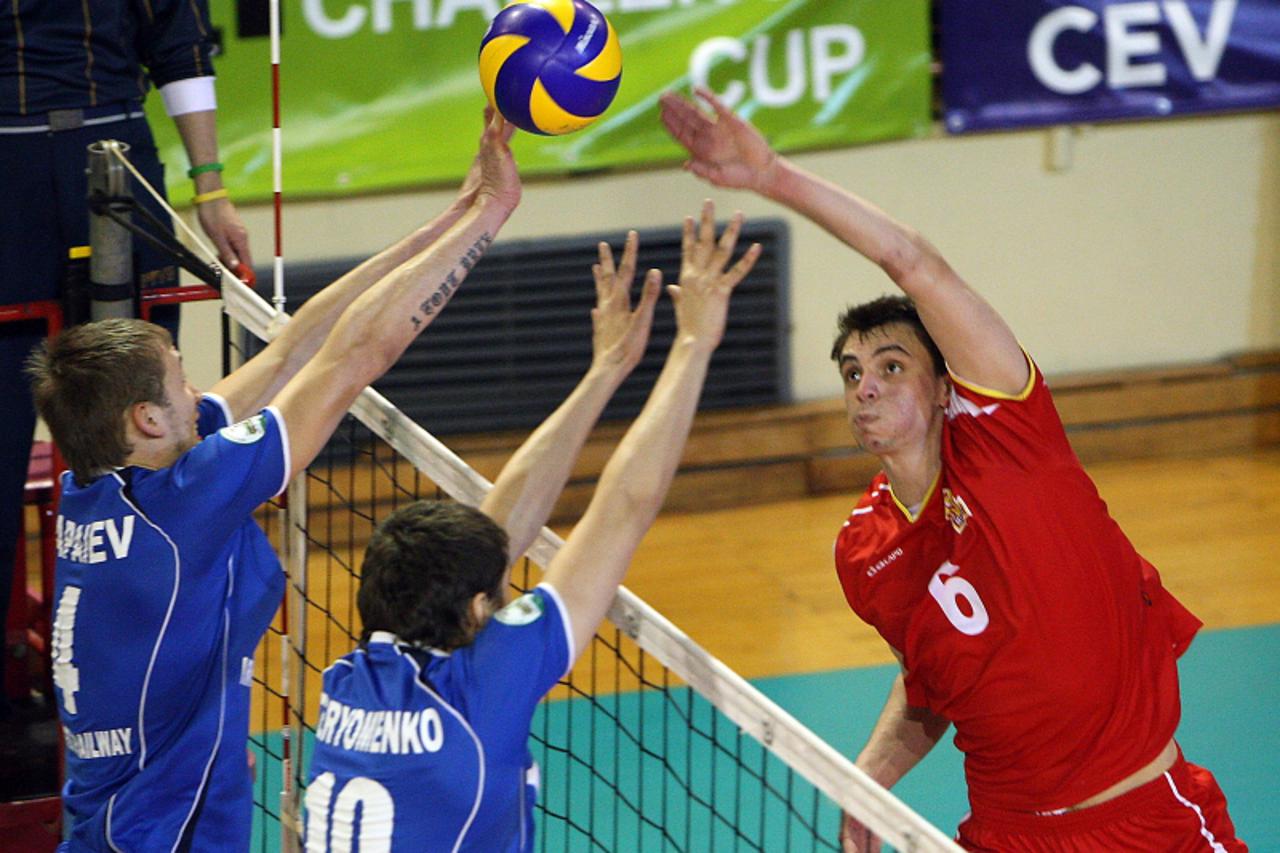 '02.03.2010., Zagreb, Hrvatska -  Dom odbojke Bojana Stranica, uzvratni dvoboj CEVovog Challenge Cupa, Mladost protiv ukrajinske Lokomotive iz Kharkiva. Ivan Raic Photo: Dalibor Urukalovic/PIXSELL'