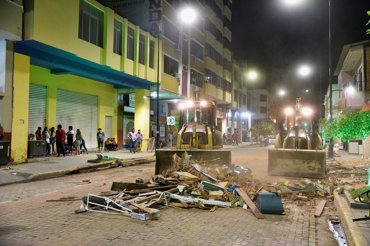 Aftermath of an earthquake in Machala