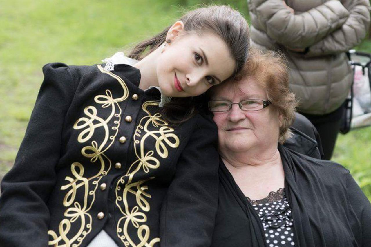 Zlatica Goldie Smitlener i unuka Daniela  