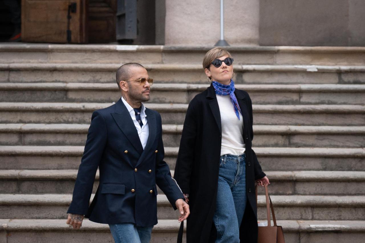 Dani Alves Acquitted of Assault, Passports Returned in Court - Barcelona